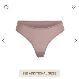 Skims Fits Everybody thong, size medium